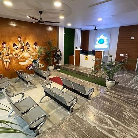 Hotel Aparajita Varanasi Eksteriør bilde