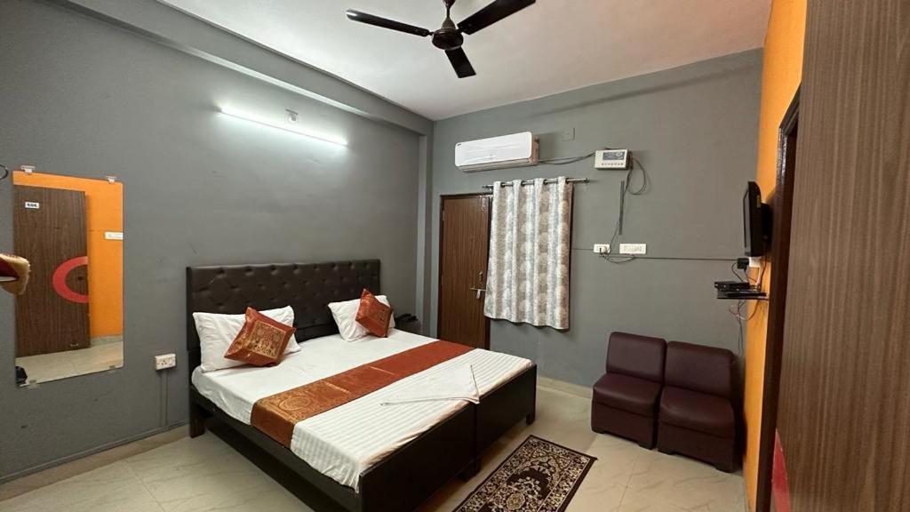 Hotel Aparajita Varanasi Eksteriør bilde