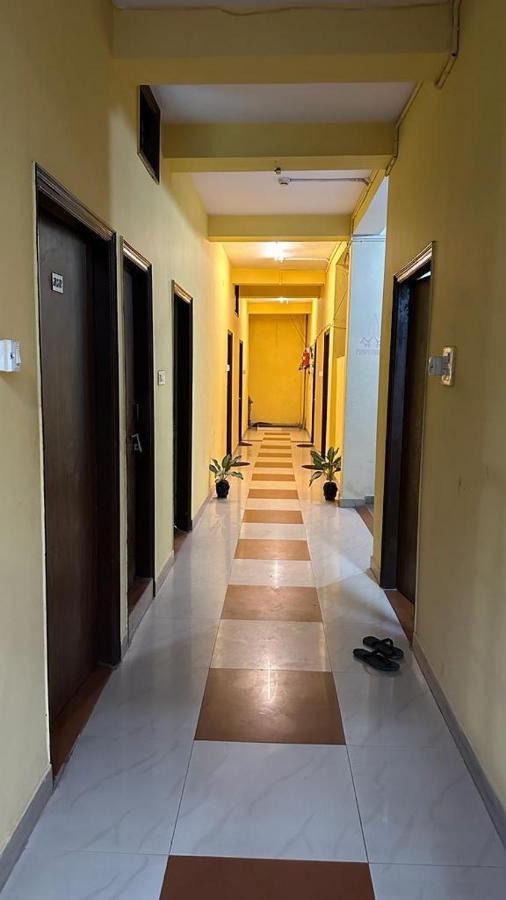 Hotel Aparajita Varanasi Eksteriør bilde