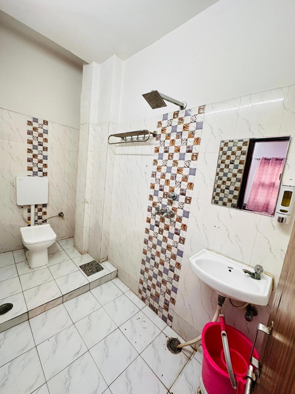 Hotel Aparajita Varanasi Eksteriør bilde