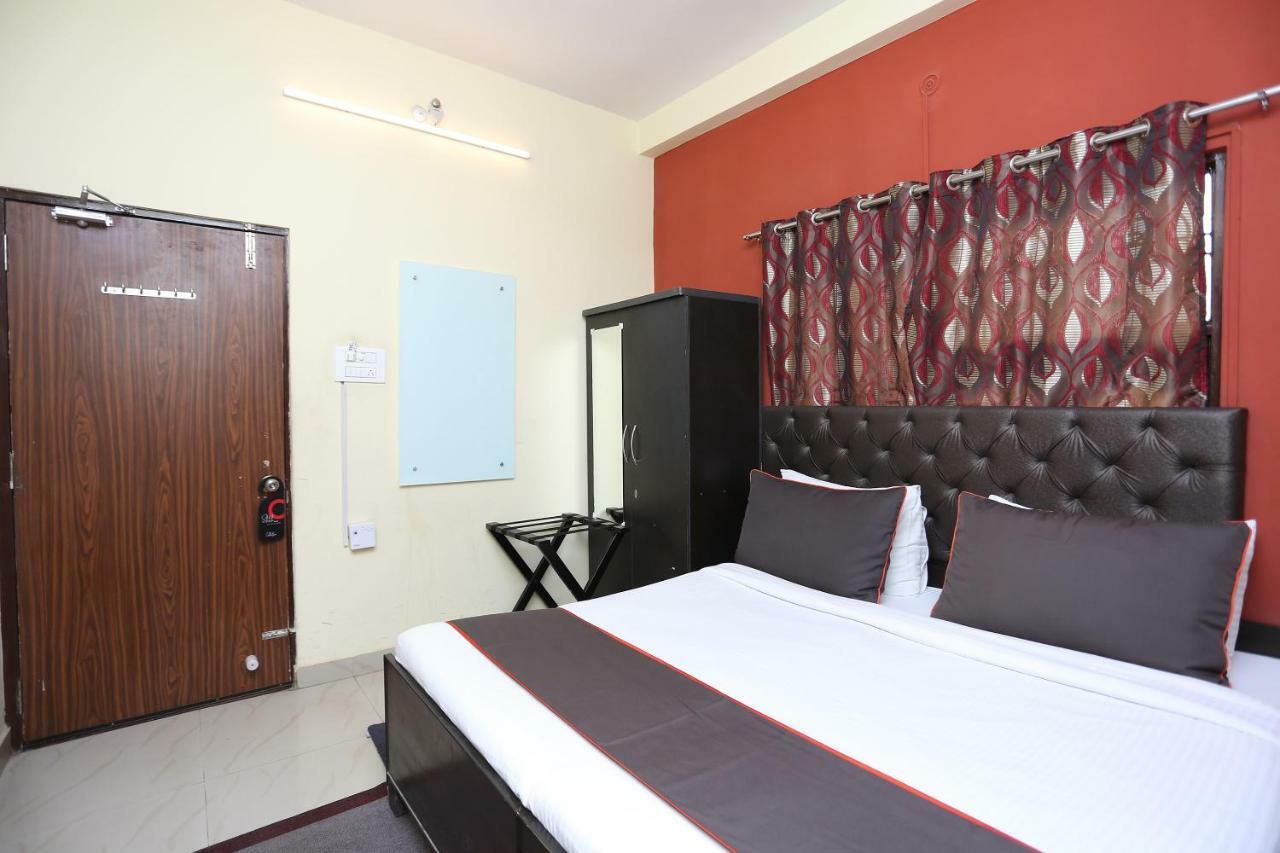 Hotel Aparajita Varanasi Eksteriør bilde